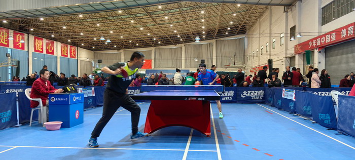 体操全锦赛江苏蝉联男团冠军！湖南摘银张博恒眼神落寞