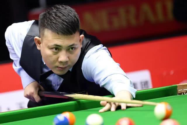 西媒：贝蒂斯高层已离开巴塞罗那，他们相信能说服罗克