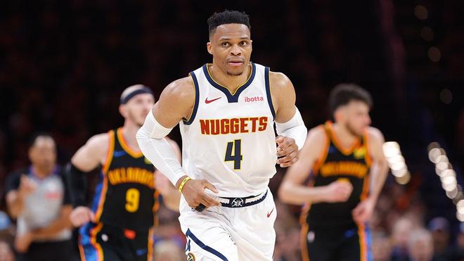 而是围绕现 而是围绕现